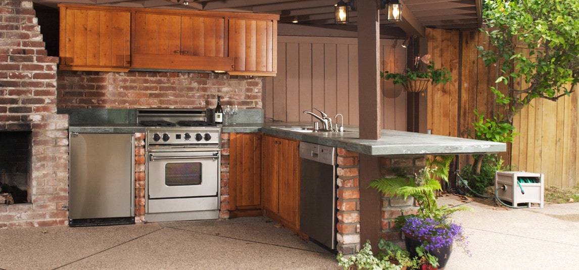 want an outdoor kitchen
